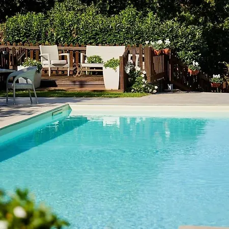 Tuscan Prestige 25 Ospiti Piscina Jacuzzi