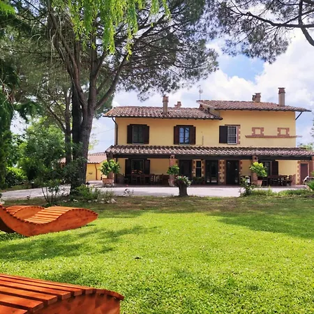 Tuscan Prestige 25 Ospiti Piscina Jacuzzi